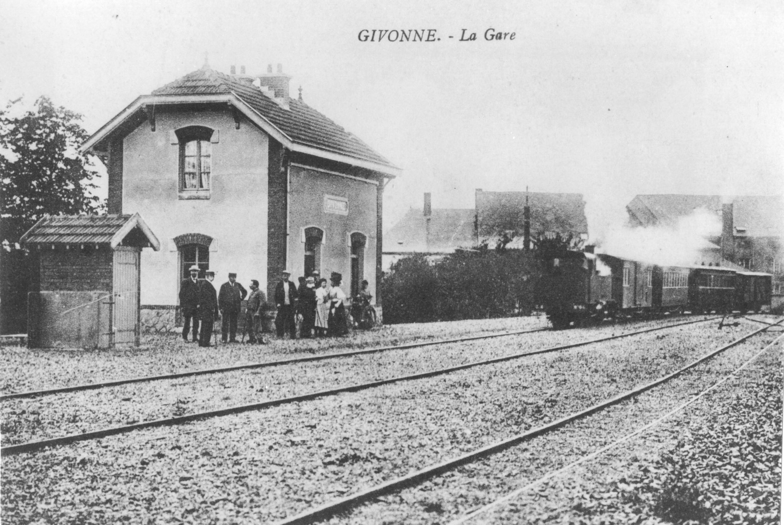 GIVONNE   La Gare