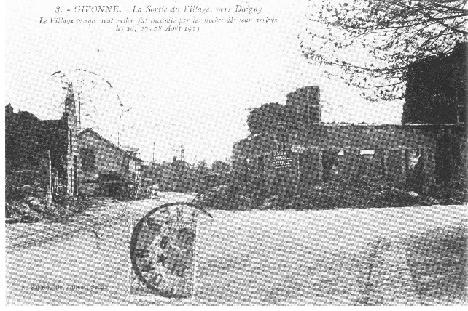 GIVONNE   La Place Incendié 1914